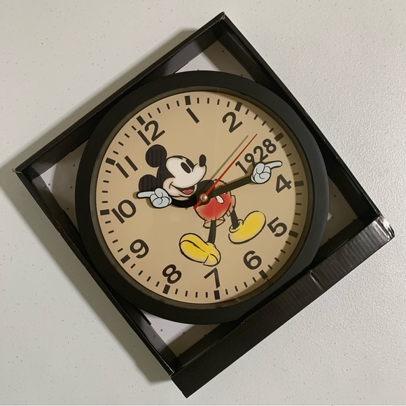 Disney Mickey Mouse “1928” Analog Wall Clock-New in Box - Picture 3 of 5